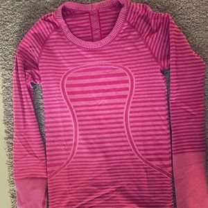 Lululemon long sleeve swiftly top